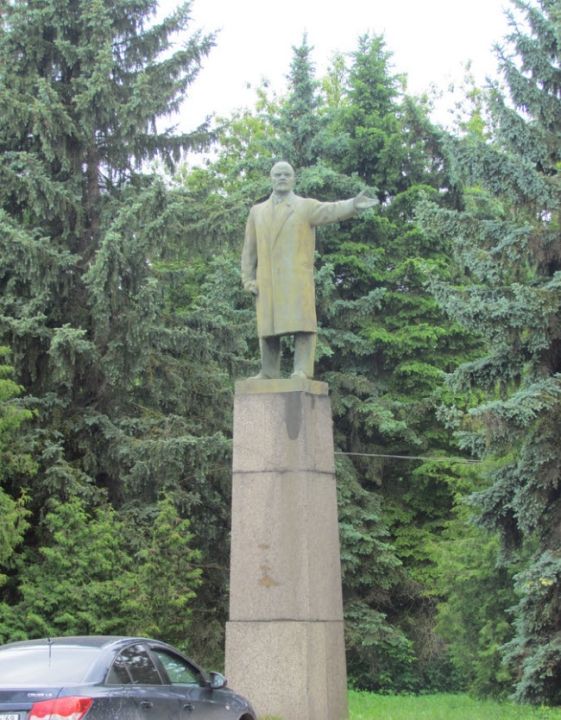 Памятник Ленину