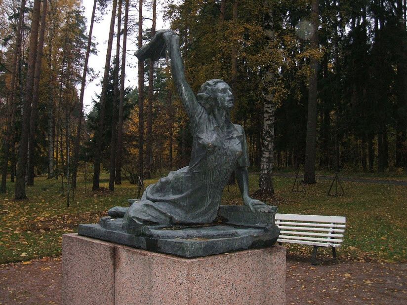 Памятник Раймонде Дьен