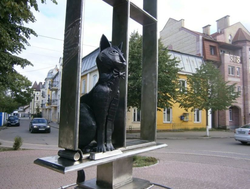 Памятник зеленоградским котам