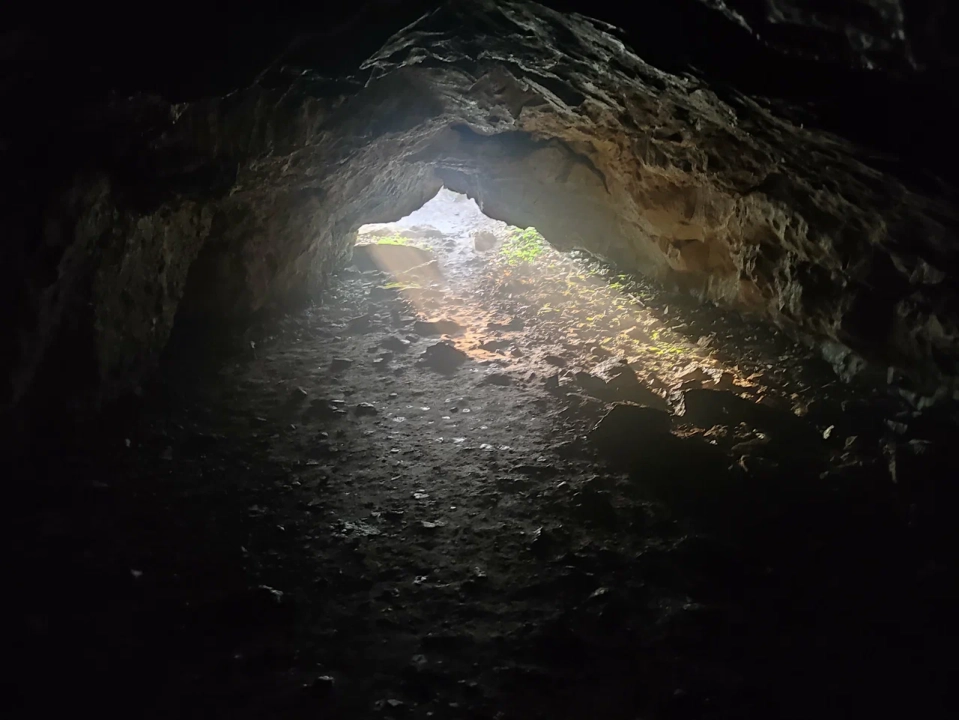 Нукатская пещера