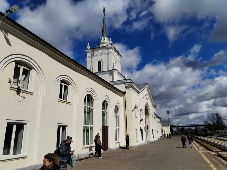 Здание ЖД-вокзала «Дно»