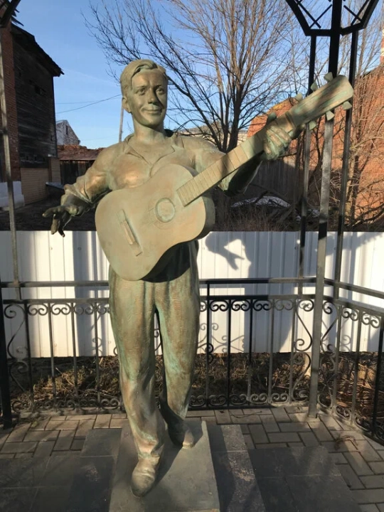 Памятник Б.П. Чиркову