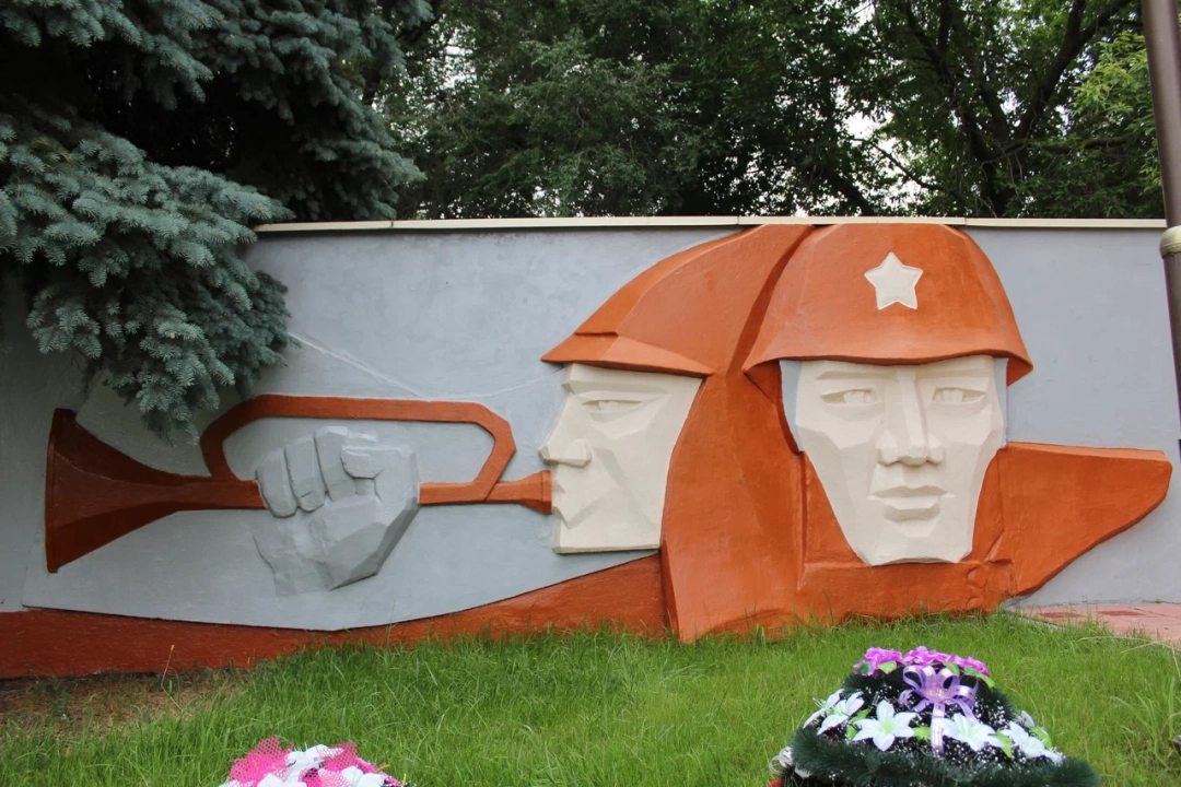 Стела комсомольцам, павшим в ВОВ