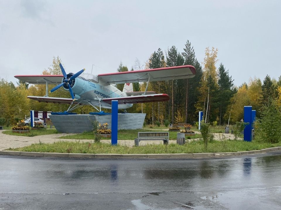 Памятник-самолет Ан-2