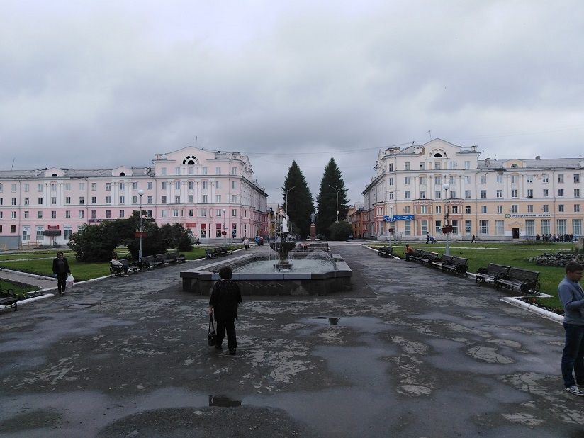 Площадь Мира