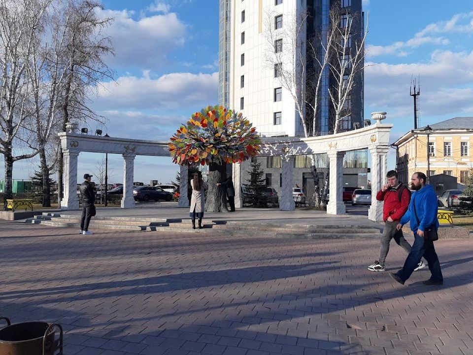 Площадь Борцов революции