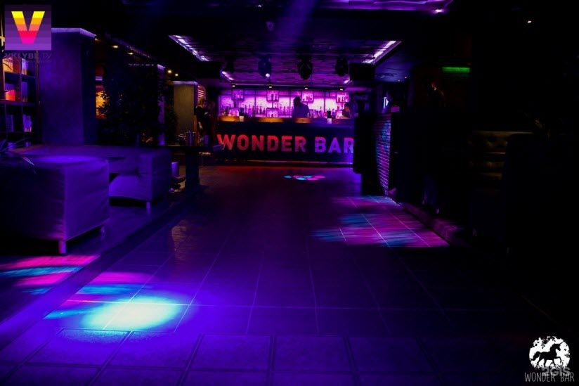 Wonder Bar