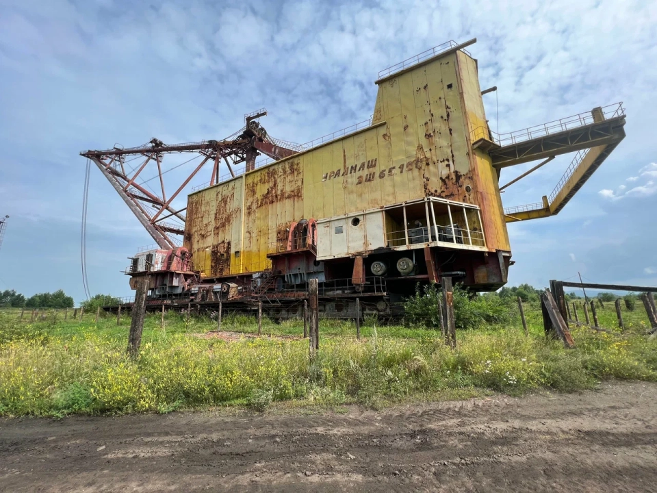 Памятник Экскаватор шагающий Эш-65 100