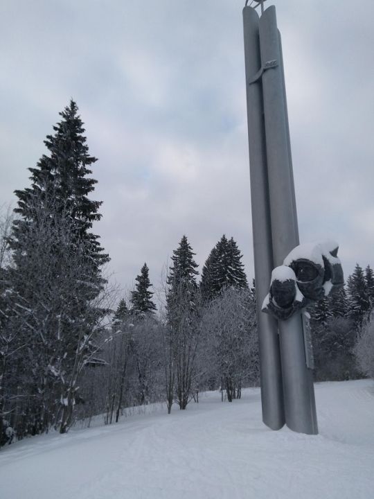 Памятник космонавтам