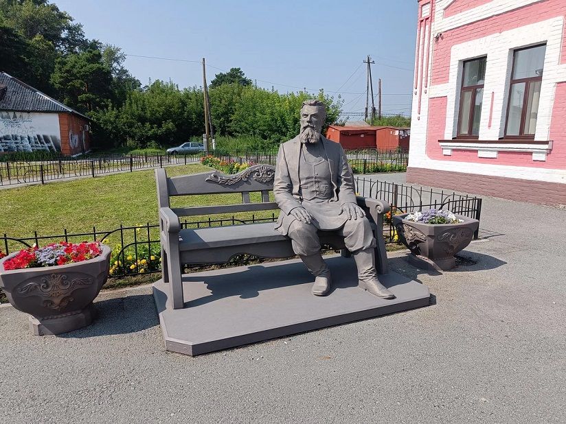 Памятник купцу Колмакову