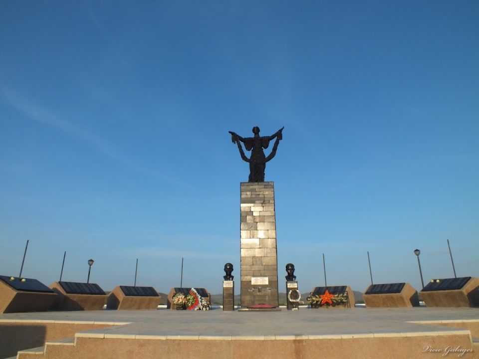 Холм Славы и Родина-Мать