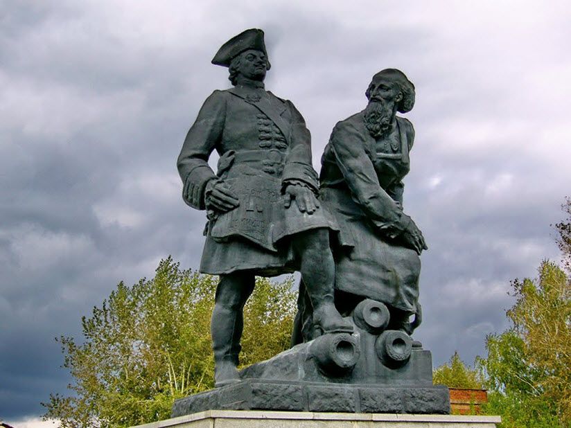 Памятник Петру I и Никите Демидову