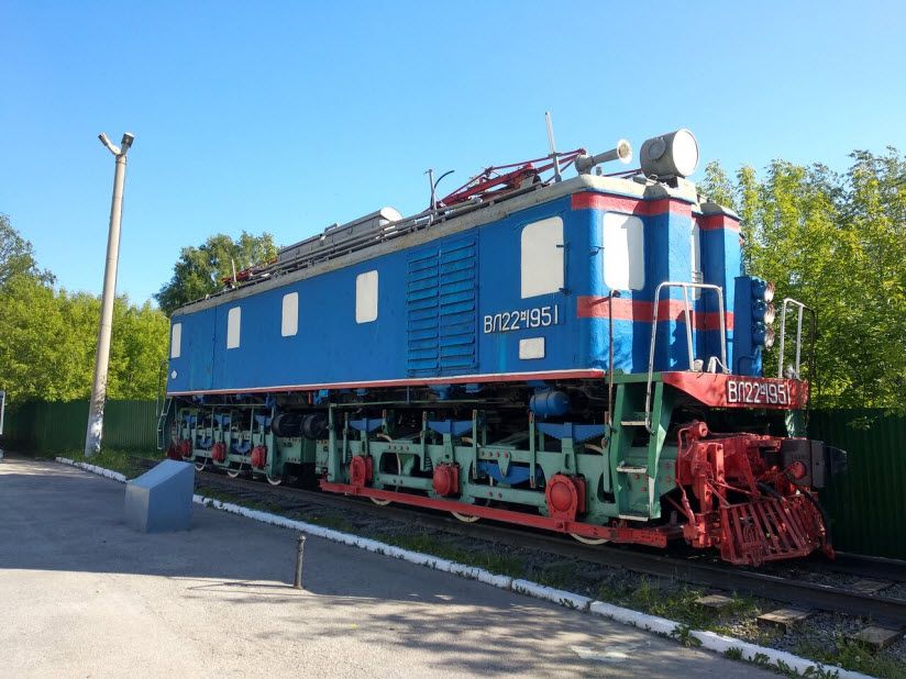 Памятник электровозу ВЛ22м