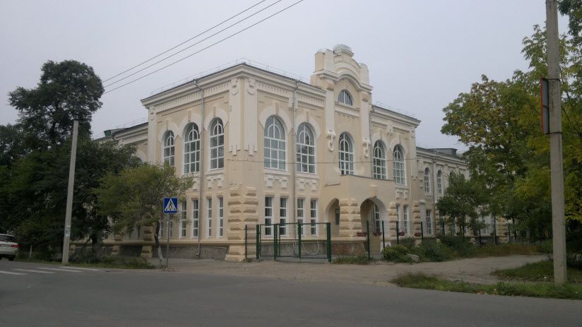 Здание бывшего реального училища