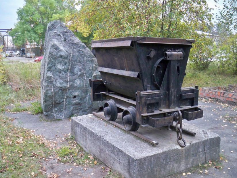 Памятник «Вагонетка»
