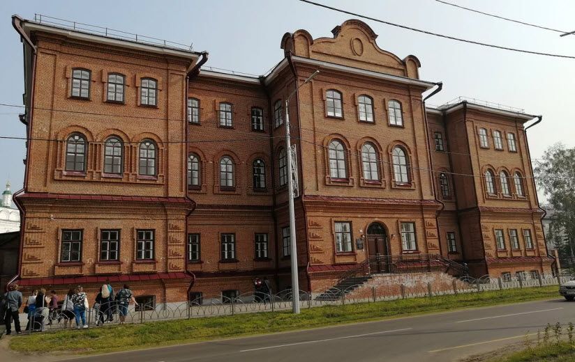 Здание мужской гимназии