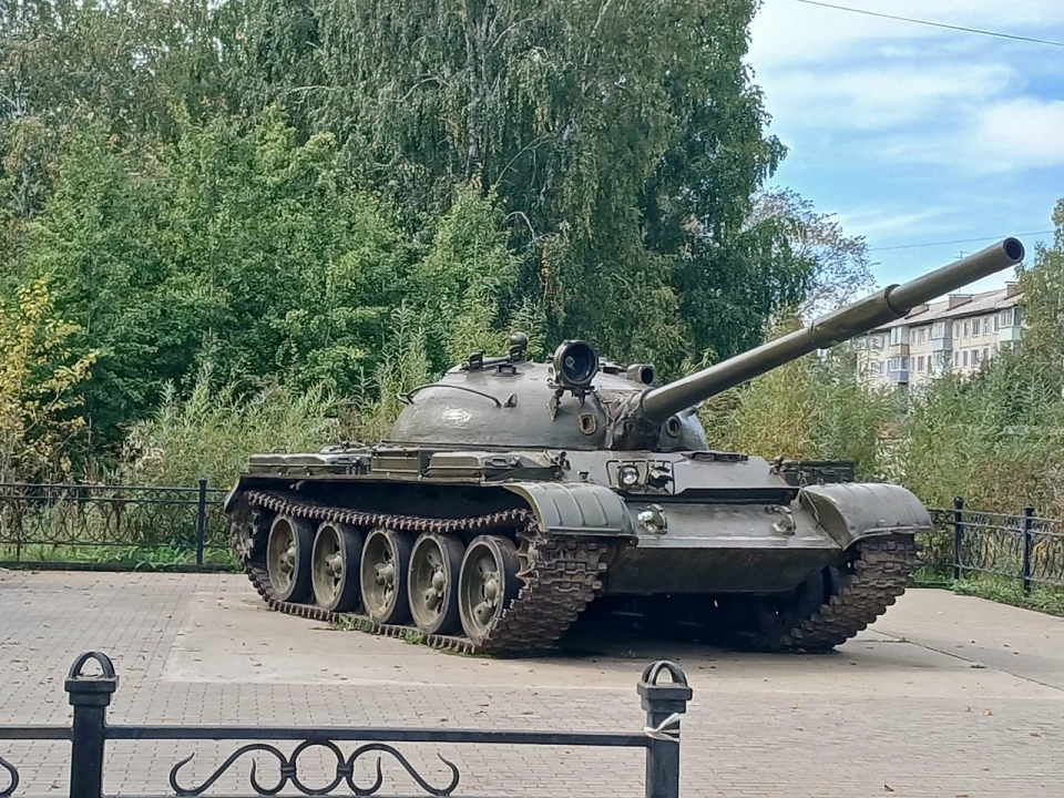 Памятник-танк Т-62