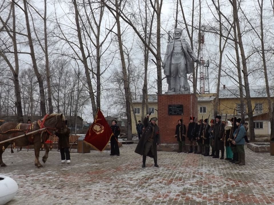 Памятник Сибиряку-партизану
