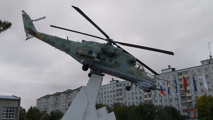 Памятник вертолёту Ми-24