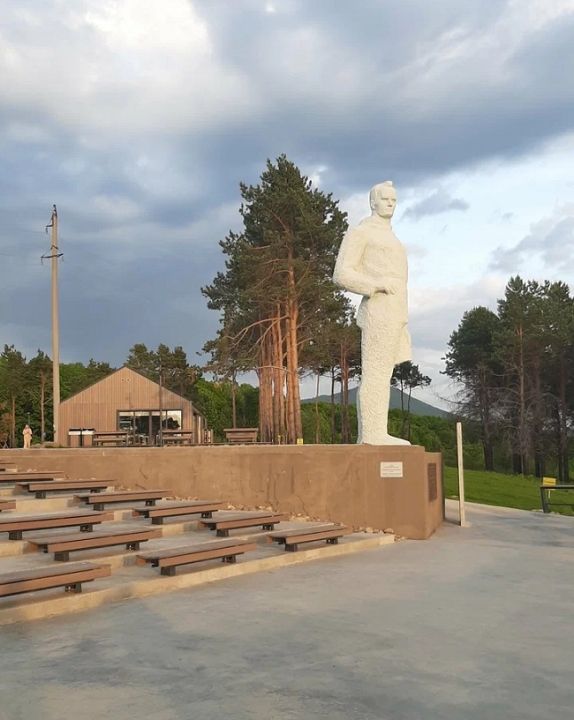Памятник Арсеньеву
