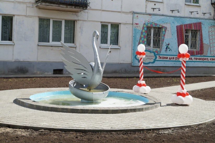 Арт-объект «Лебединое озеро»