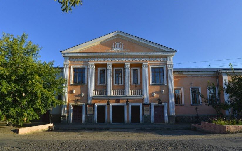Драматический театр