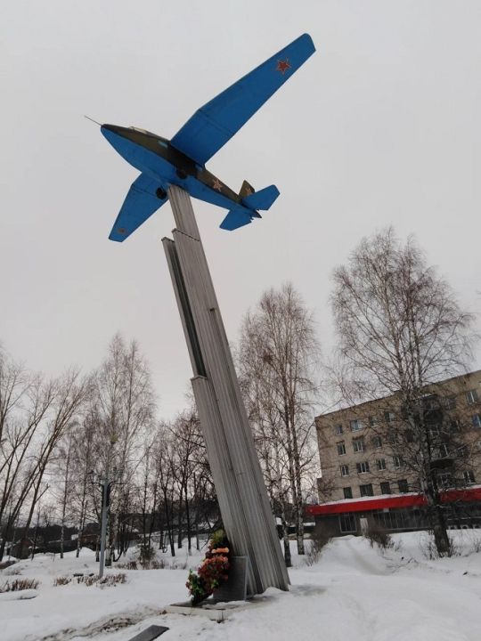 Памятник Десантный планер Г-11