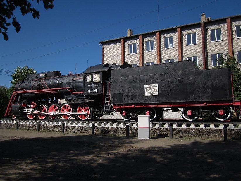 Памятник паровозу Л-3449