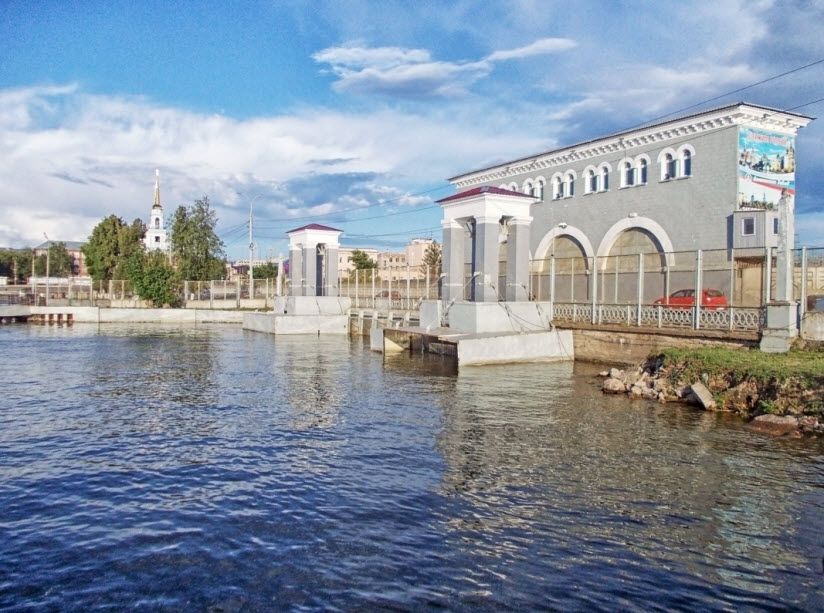 Воткинская плотина