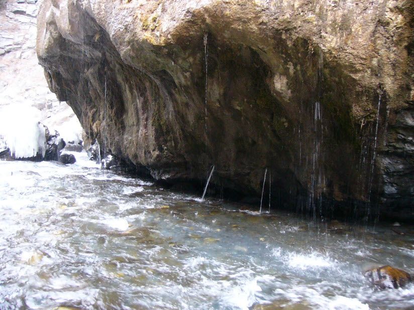 Плакучая скала в Цумадинском районе