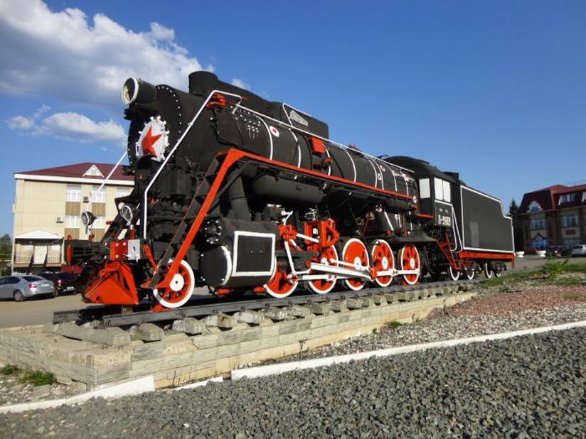 Паровоз-памятник Л-1765