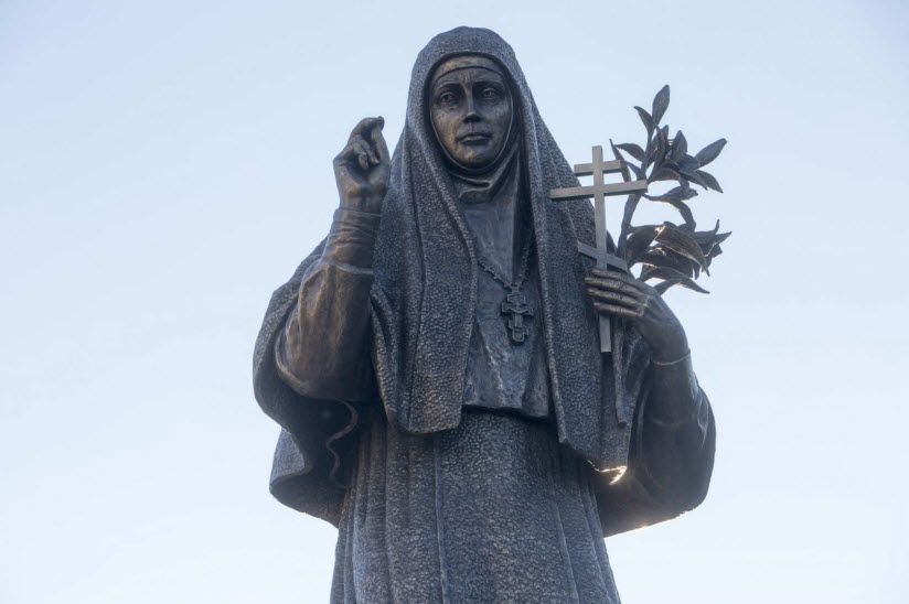 Памятник Преподобной мученице Елизавете Фёдоровне