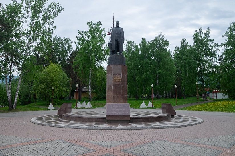 Памятник А.Е. Бочкину