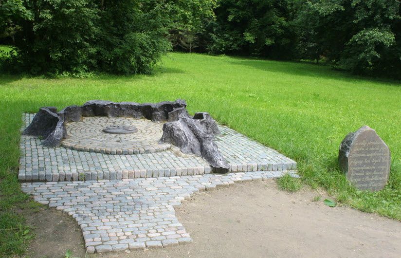 Памятник Тополю-великану («Первый тополь»)