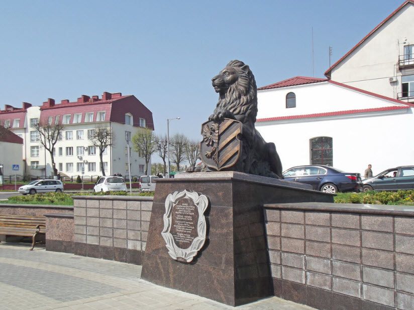 Скульптура «Лев — страж города»