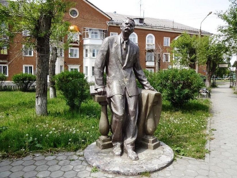 Памятник Максиму Горькому