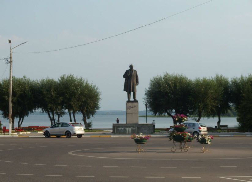 Памятник В.И. Ленину