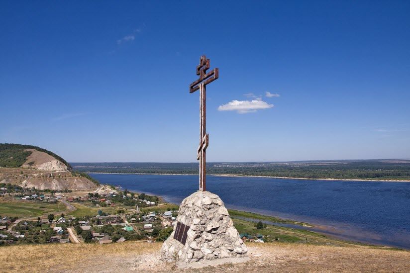 Поклонный крест на Монастырской горе