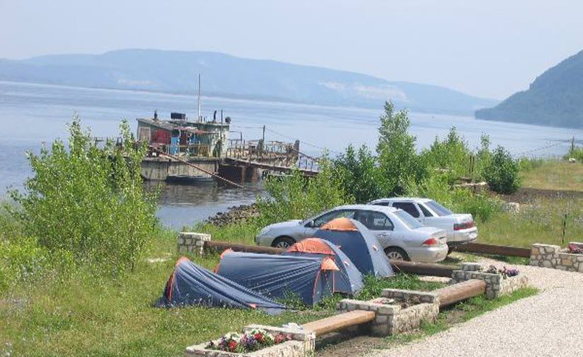 Кемпинг у причала лодок