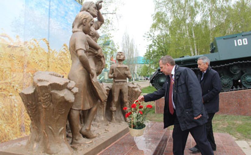 Памятник Труженикам тыла