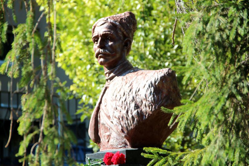 Памятник В.И. Чапаеву
