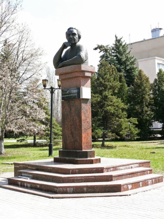 Памятник Е.А. Лебедеву