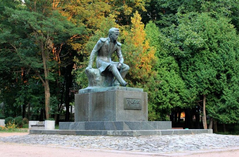 Памятник М.Ю. Лермонтову