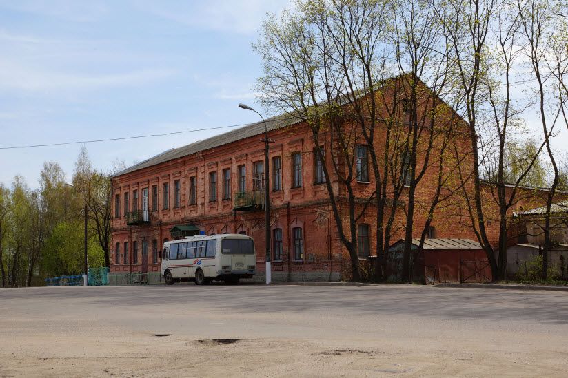 Здание бывшей женской гимназии