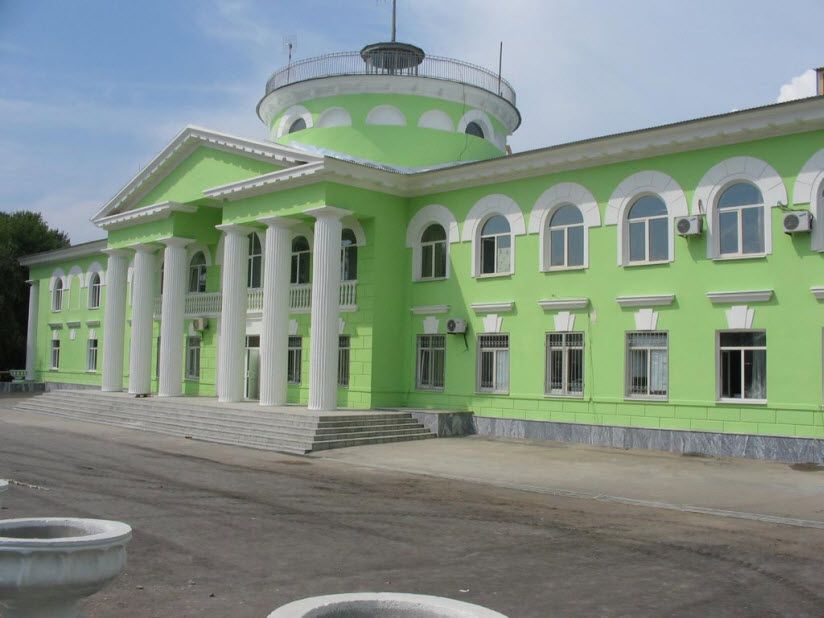 Здание железнодорожного вокзала
