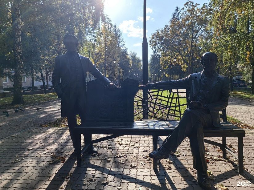 Памятник Весниным