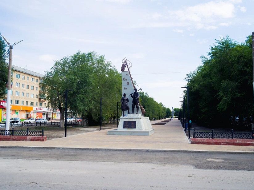 Памятник основателям