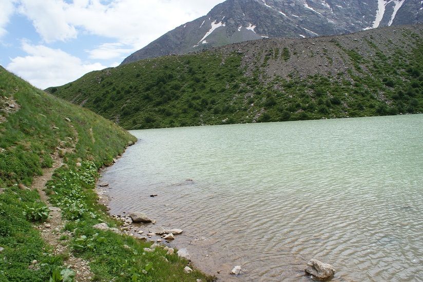Озеро Донгуз Орун-Кёль