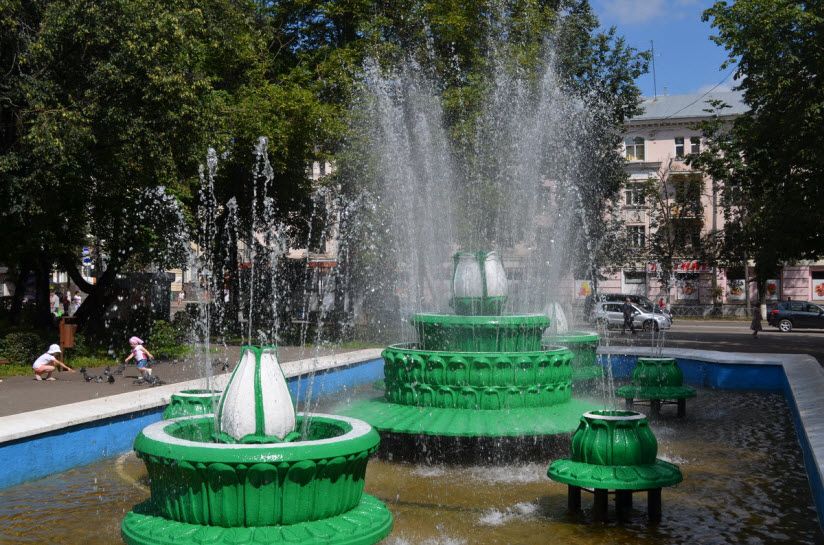 Цветной фонтан «Каменный цветок»