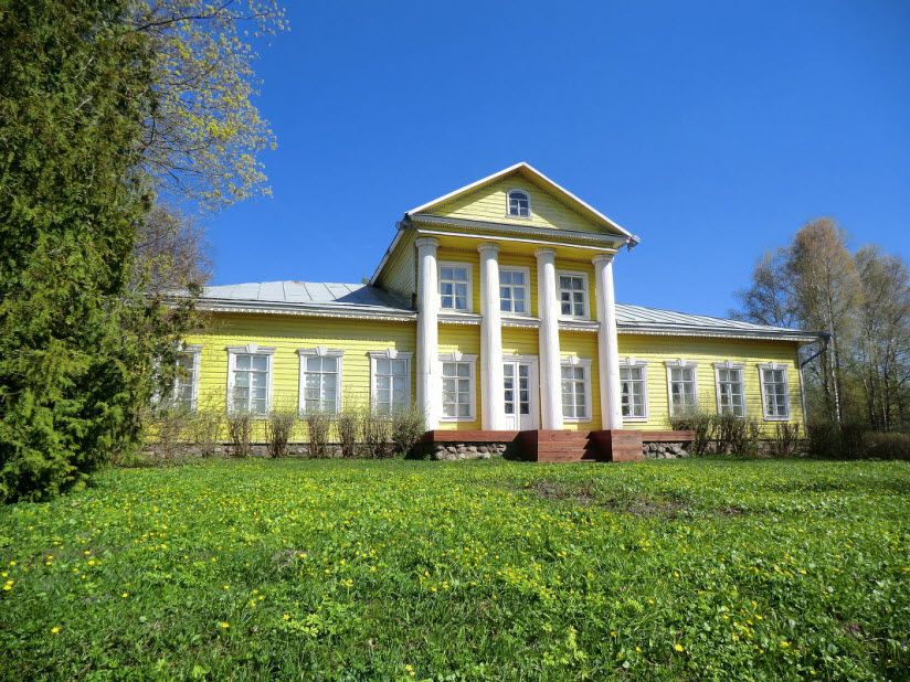 Музей-усадьба М. Мусоргского